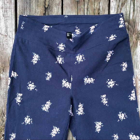 Studio Point short pants - Picture 2 of 9